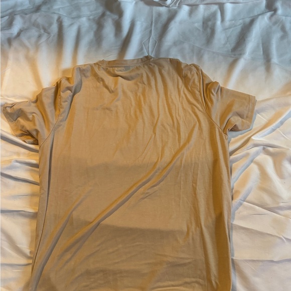 MANFINITY Beige Tee with Red Rose Graphic - Picture 3 of 3